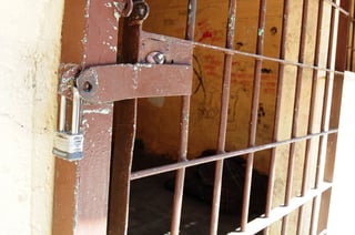 Instalaciones inapropiadas. Las condiciones de las cárceles de detención temporal en Torreón  fueron objeto de diversos señalamientos por parte de la Comisión de Derechos Humanos de Coahuila.