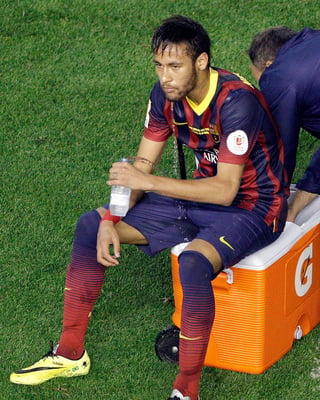 Barcelona, el equipo de Neymar, quedó eliminado de la Liga de Campeones y perdió la Copa del Rey. (EFE)
