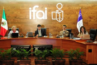 Sesión. Comisionados del Instituto Federal de Acceso a la Información y Protección de Datos (IFAI) en la sesión del pleno.