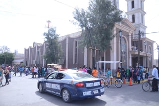 Viacrucis. Ayer jueves se realizó el de los niños y adolescentes en la iglesia de Santa Rosa de Lima.