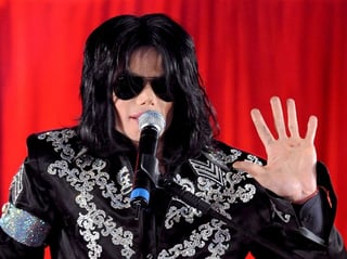 Estética. Michael Jackson se sometió a muchas cirugías.