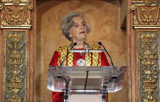 La escritora recordó a Gabriel García Márquez al recibir el Premio Cervantes 2013. (EFE) 
