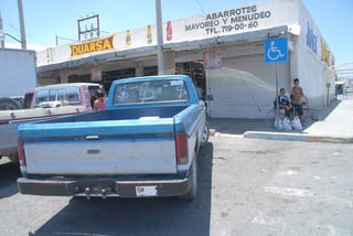 Se usarán los ingresos de multas por utilizar el estacionamiento para personas discapacitadas, en el mantenimiento de las rampas y accesos en las banquetas. (ARCHIVO)