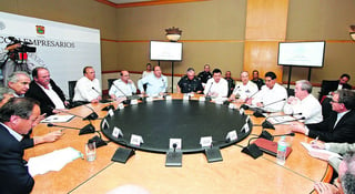 Reunión. El secretario de gobernación Miguel Ángel Osorio se reunió con gobernadores de Coahuila y Durango, y empresarios.