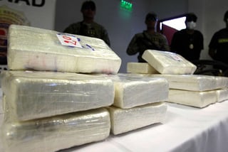 Incautan. Fueron hallados 24 paquetes con cocaína. (EFE)