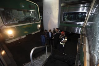 El choque de dos trenes en la línea 2 del metro de Seúl ha dejado 238 heridos en total. (EFE)