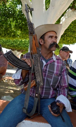 Autodefensas. El objetivo es mantener un control sobre las armas en Michoacán.