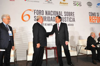 Inauguración. Juan N. Silva Meza, ministro presidente de la SCJN, con Miguel Ángel Osorio Chong.