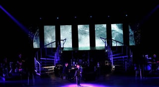 Raphael ofreció un concierto de 3 horas con un repertorio de alrededor de 40 canciones que complacieron al público del Auditorio Nacional la noche de este jueves. (NOTIMEX)