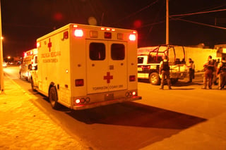Apoyan. Paramédicos de la Cruz Roja trasladaron al herido hasta un hospital de la región.