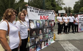 Manifestación. Padres de los niños de la guardería 'ABC', se manifestaron en Los Pinos. (EL UNIVERSAL)