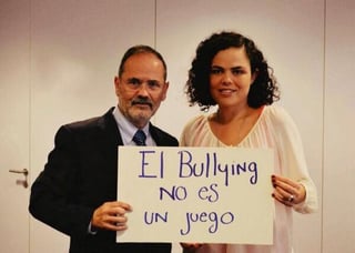 El presidente del PAN, Gustavo Madero, y la senadora Mariana Gómez del Campo se unieron a la campaña en las redes sociales. (Twitter) 