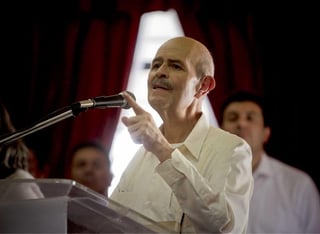 Se va. Fausto Vallejo renunció como gobernador de Michoacán.