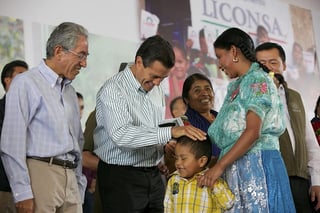 El presidente de México prometió trabajar 'hombro con hombro' con el Gobierno de Michoacán para materializar los resultados que se han propuesto. (EFE)