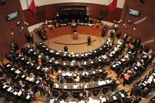 El Senado de la República retomó la sesión extraordinaria para desahogar el tercer dictamen de la reforma energética. (Archivo)
