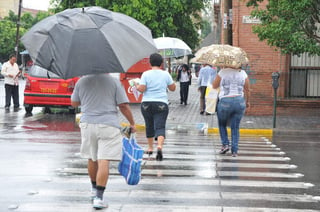 Pronostican posibilidades de que hoy nuevamente se presenten lluvias muy ligeras en La Laguna. (Archivo)