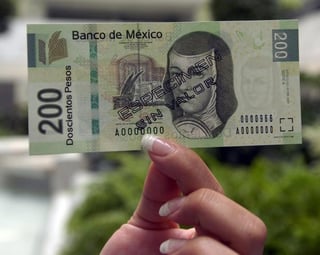 Los billetes de 200 y 500 pesos son los que con mayor frecuencia se falsifican. (Archivo)