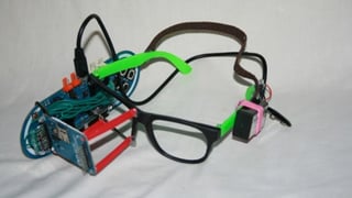 Los Google Glass caseros que fabricó el chico funcionan mediante comandos de voz. (INTERNET)