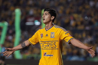 El delantero mexicano Alan Pulido se reportó a los entrenamientos con los Tigres después de haberse ausentado cuatro días. (Jam Media)