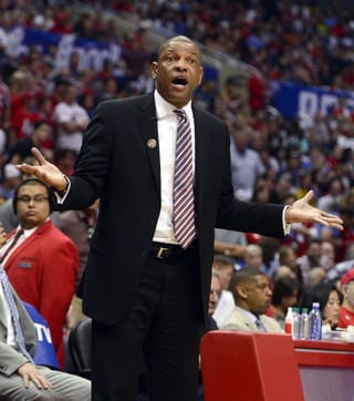El entrenador de los Clippers Doc Rivers no seguirá en el cargo en caso de que Donald Sterling siga como dueño del equipo. El entrenador de los Clippers renunciará si Sterling sigue 