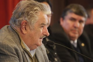 El presidente de Uruguay, José Mujica, criticó hoy a los medios de comunicación de su país por informar “medias verdades”. (Archivo) 