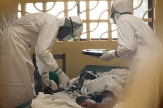 Liberia. Médico destacado muere por ébola. (ARCHIVO)