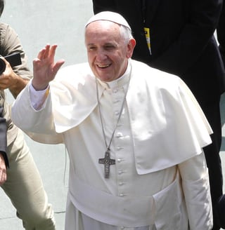 El Papa aprovechó la mañana de hoy para realizar una caminata por las estrechas calles empedradas hasta el “borgo vaticano”. (Archivo) 