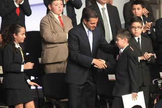 Niños. El presidente Enrique Peña Nieto encabezó ayer en Palacio Nacional, la Reunión Nacional de Alumnos Destacados. 