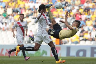 Morelia perdió con gol de casi último minuto de Oribe Peralta. (ARCHIVO)