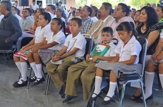 Arranca. Ceremonia de inicio de ciclo escolar se llevó a cabo en la primaria Jaime Torres Bodet.