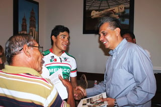 Apoyo. Del Alcalde al ciclista de Ciudad Lerdo.