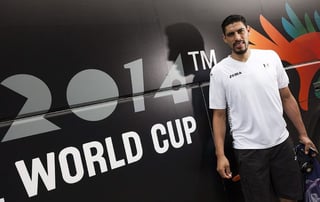 El pivote de la selección mexicana de baloncesto, Gustavo Ayón, ha desvelado su deseo de trascender en la Copa del Mundo 2014. (EFE)