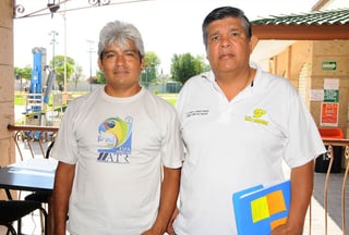 El profesor Calixto Tabares y Juan Carlos Parga, directivo de San Isidro, dieron a conocer los pormenores de la muestra de tae kwon do. Realizarán exhibición de taekwondo para recaudar fondos en San Isidro