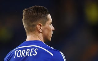 A través de un comunicado en su web, el club londinense anunció que sólo faltan los exámenes médicos para que Torres se vista de 'rossonero' por los próximos dos años. (Archivo)