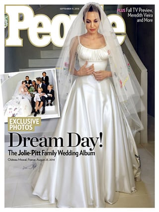 Enlace. La revista People dio a conocer imágenes de la ceremonia; el vestido y el velo de Jolie fue decorado por dibujos de sus hijos. (Tomada de people.com)
