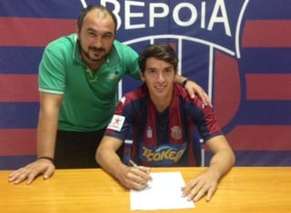 El joven saltillense Pedro Arce Latapí quiere triunfar en el futbol griego, donde acaba de firmar contrato con un equipo de Primera División. Saltillense va al futbol de Grecia