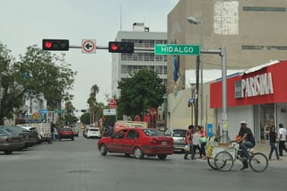 Homenaje. La avenida Hidalgo es una de las más importantes del Centro de Torreón.