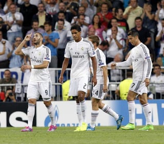 Benzema cerró la cuenta para el Madrid. (EFE)