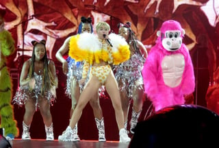 Toda una fiesta se vivió en la Arena Monterrey, donde la anfitriona fue Miley Cyrus. (José Hernández)