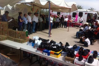Apoyos. Benefician lerdenses con caravana de ayuda a comunidad de El Salitrillo en el municipio de San Juan de Guadalupe.
