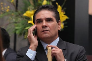 Idea. Silvano Aureoles pretende que los legisladores brinden de ayuda un mes de su salario.