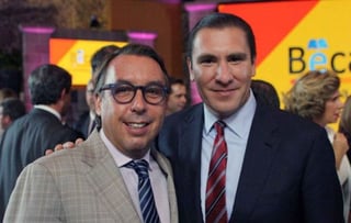 Detalles. Rafael Moreno Valle (derecha) ha sido uno de los últimos políticos en aprovechar el poder de la TV para fortalecer su imagen.
