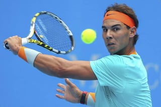 Nadal construyó su decimotercer triunfo sobre el tenista de Beziers, número 22 en la clasificación mundial, gracias a la solidez de sus golpes desde el fondo de la vista y su mayor movilidad. (EFE) 
