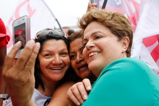 Rousseff abrió una amplia ventaja sobre su principal adversaria rumbo a los comicios de octubre en los que busca la reelección. (EFE)