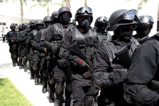 Control. Al terminar este año, la Policía Municipal de Torréon contará con casi mil policías.
