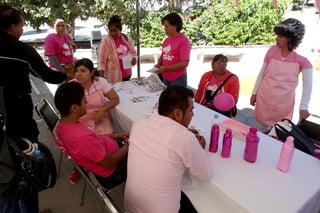 Módulos. Personal de la Secretaría de Salud, ofrecieron diversos servicios en la Plazuela Juárez.