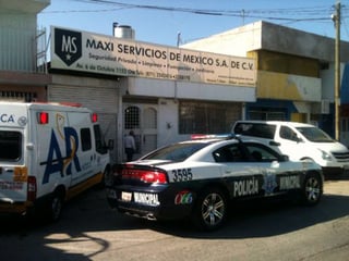 A plena luz del día. Ladrones se llevan más de 200 mil pesos de una empresa en Torreón.