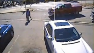 El joven atropelló intencionalmente a los dos chicas que iban cruzando la calle. (INTERNET)