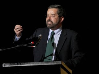 Líder. El exrector de la UNAM, Juan Ramón de la Fuente es uno de los que busca se cree la comisión.