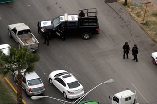 Movimiento. Elementos del Grupo de Armas y Tácticas Especiales (GATE), protagonizaron una persecución de Torreón a Lerdo, por el robo violento de un vehículo.